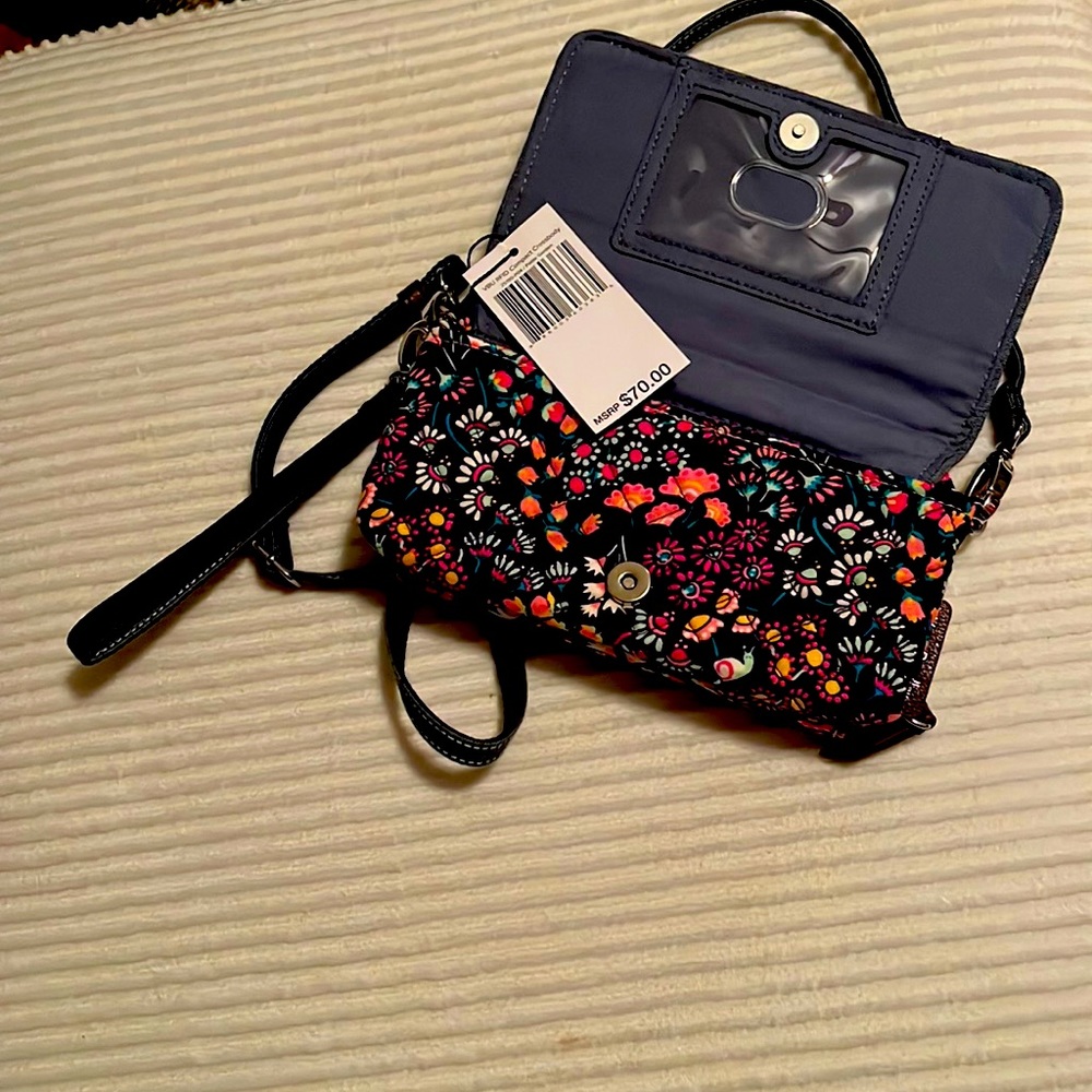Small phone crossbody w detachable wristlet